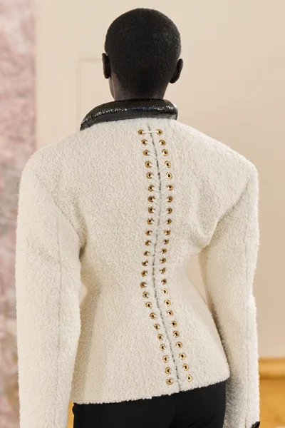 Look 27
